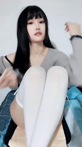 黑长直但纯欲少女 少女学潮喷 反差巨吊抽插潮喷