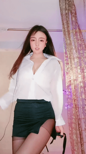 美少妇肉体丰满舞动起来大屁股诱人【37P】