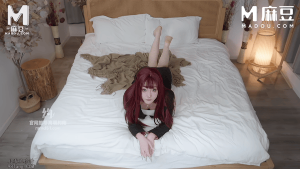 傳說中的女優終於約到啦！奶大皮膚白的大眼正妹3P乾完意猶未盡