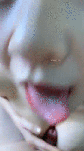 天然白嫩巨乳口爆吞精【34P】