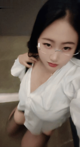 巨乳淫妻约了大鸡巴野男人【31P】