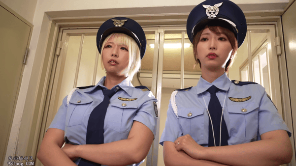 SVHOT-002美丽的女狱警判处一名受害者以阴道痉挛的方式处死。-老王资源部落