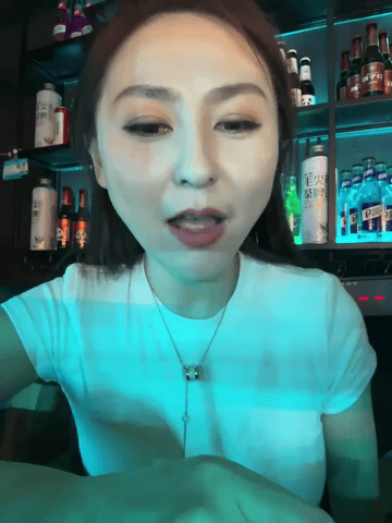 一天都发骚坐台女【27P】