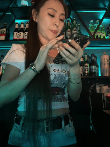 一天都发骚坐台女【27P】