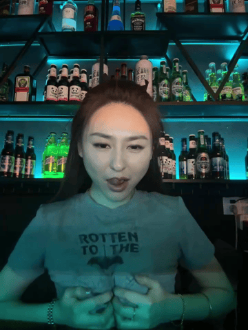一天都发骚坐台女【27P】