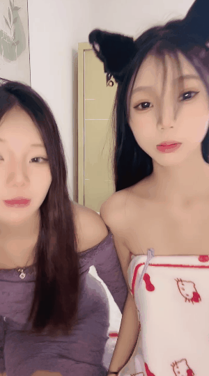 女女母狗接吻互舔吃脚互相玩【25P】