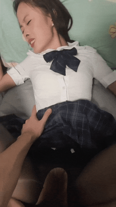 【短片x20】人體模特朵朵和安雅雙人校服調教啪啪大片
